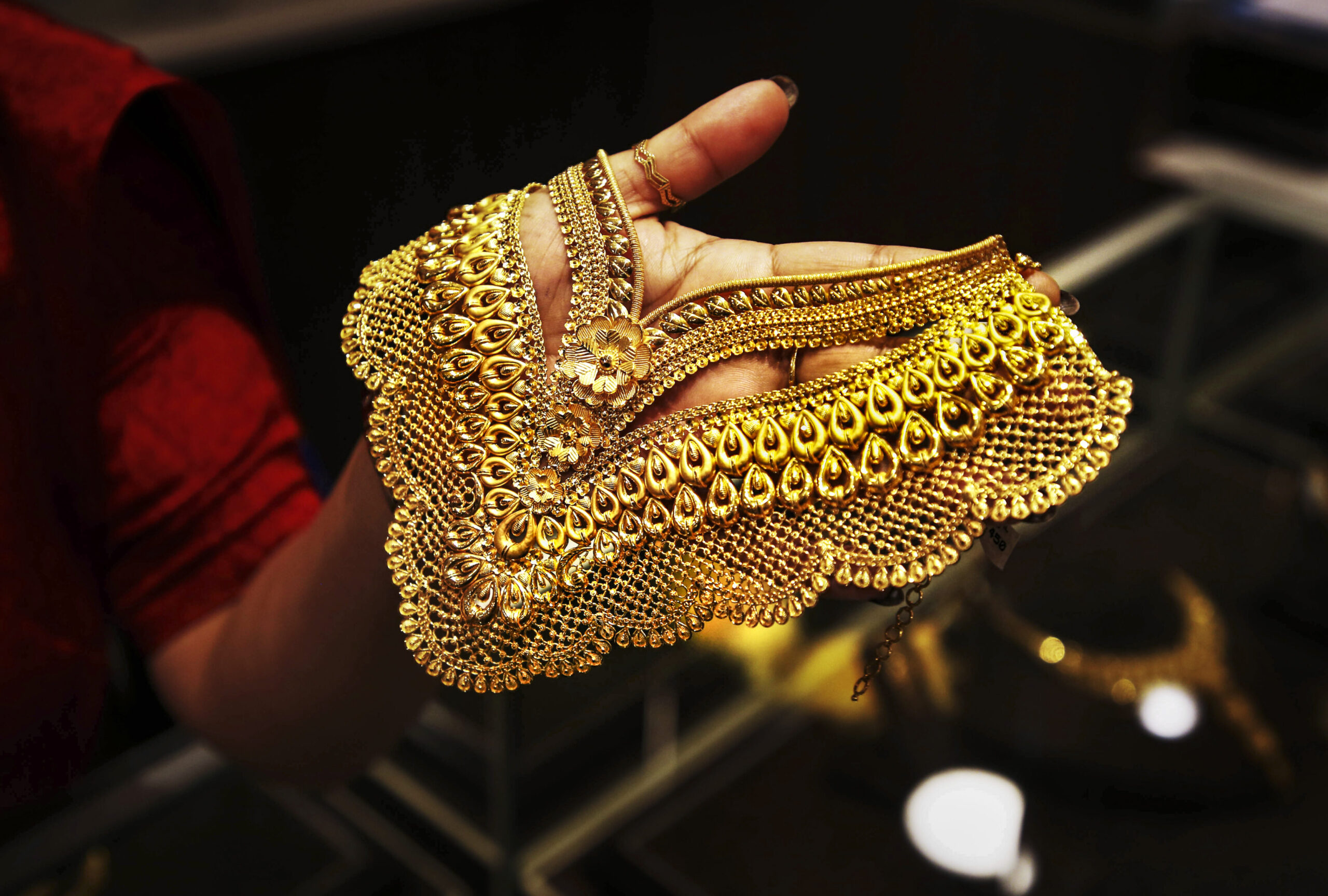 Gold Inches Towards ₹1 Lakh Mark: Trade War Jitters Fuel Surge