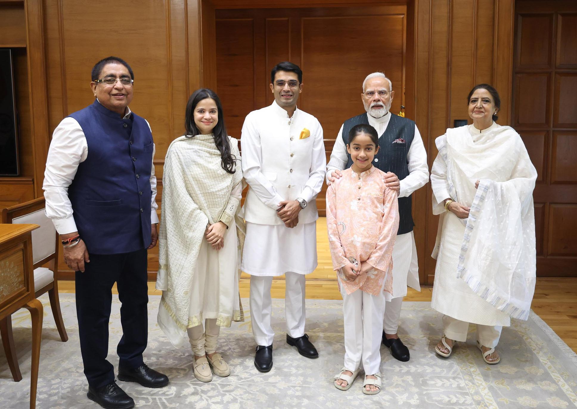 Jaiveer Shergill, family meet PM Modi