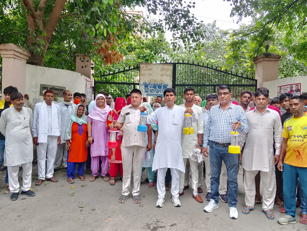 BJP Faces Zila Parishad Heat Over Price Hikes, BPL Card Cancellations