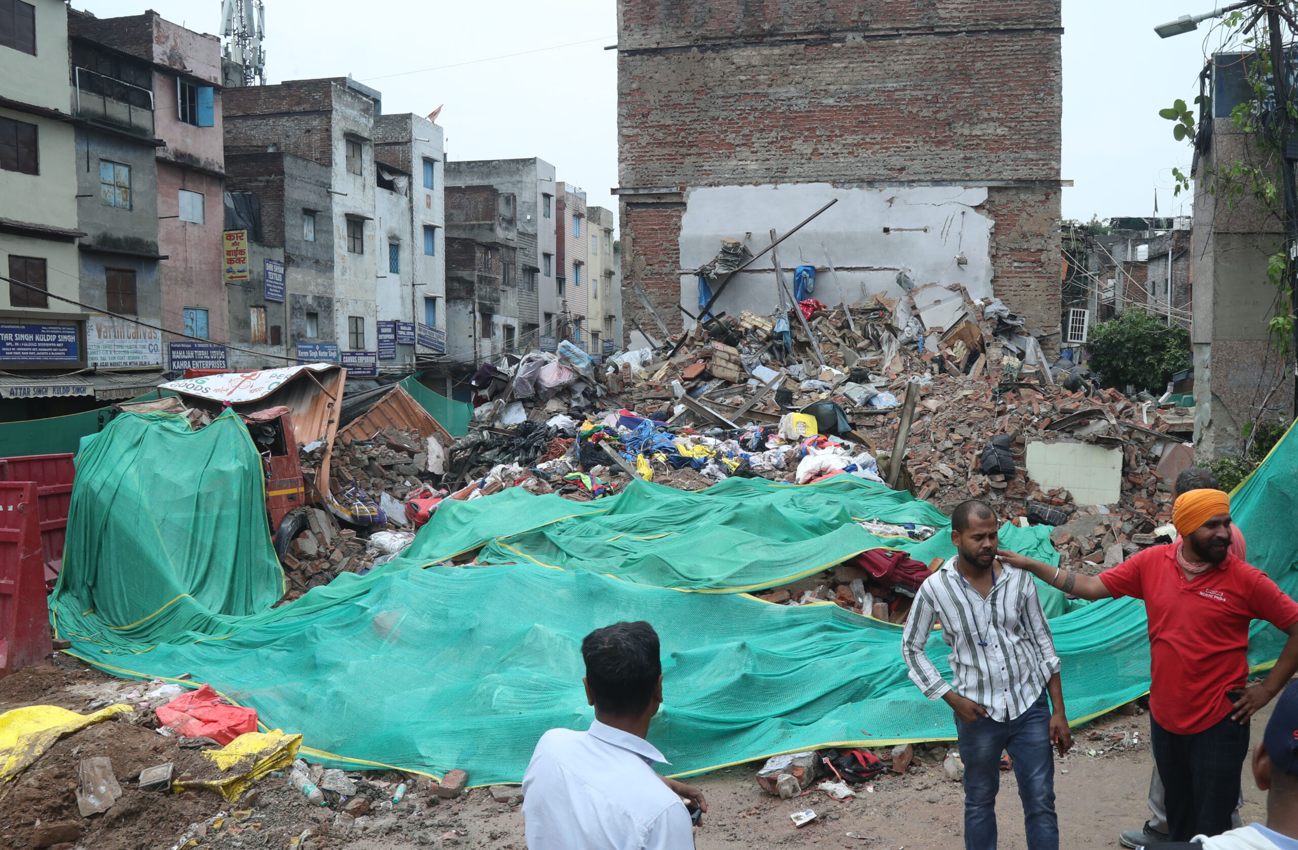 Man killed after three-storey ‘unsafe’ building collapses near Azad Market