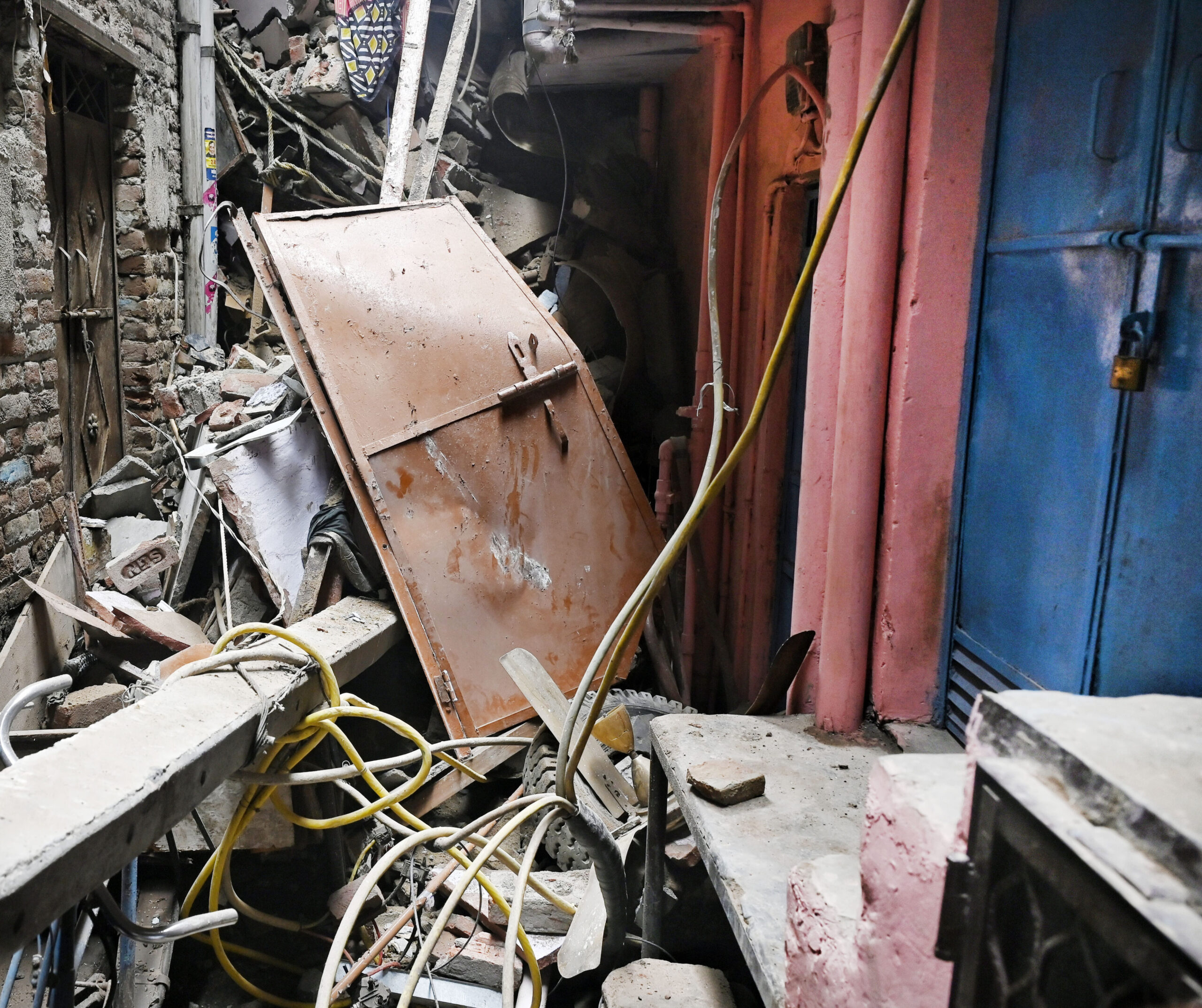2-yr-old among six dead, 8 hurt as four-storey building collapses