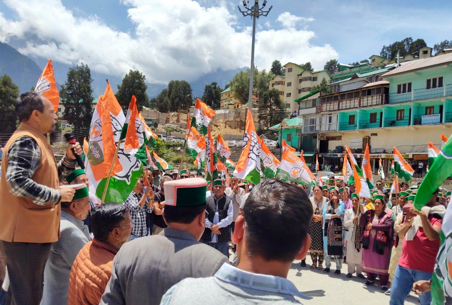 Thakur Faces Tribal Ire: Effigy Burning Mars Himachal Politics