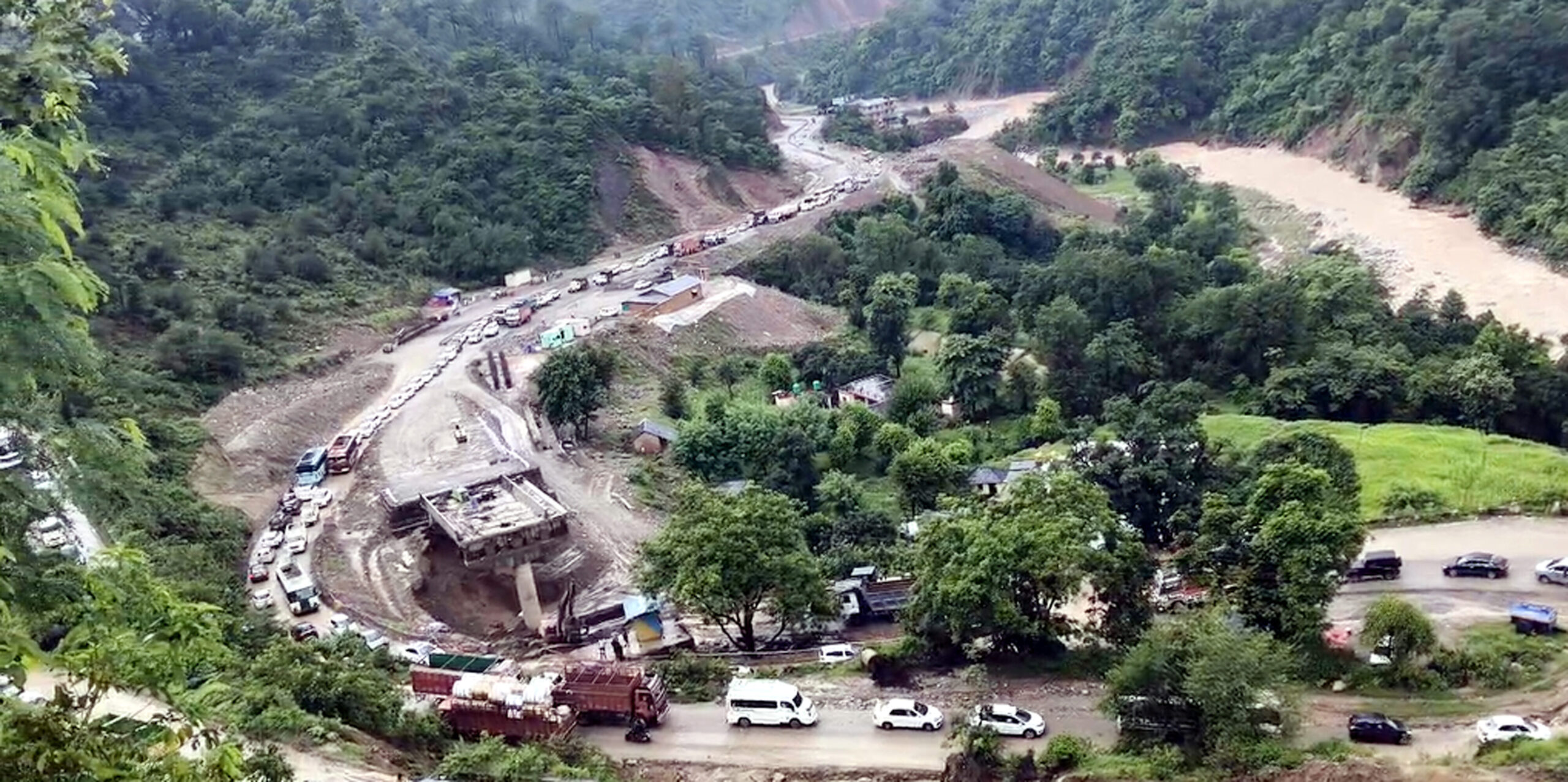 Landslides disrupt traffic in Kangra, supply of essential goods delayed