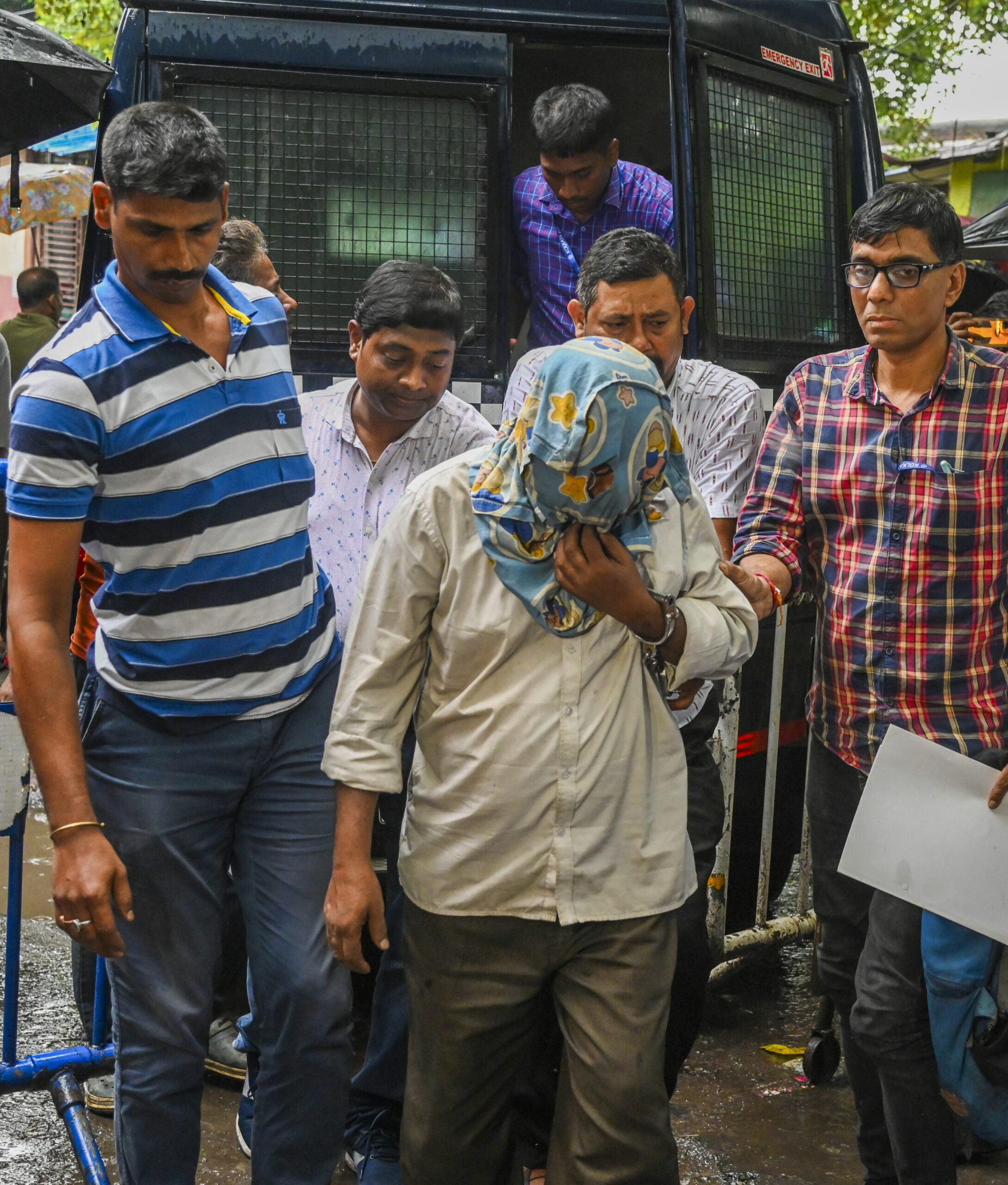 Bengal Govt submits report  over college gang rape to HC