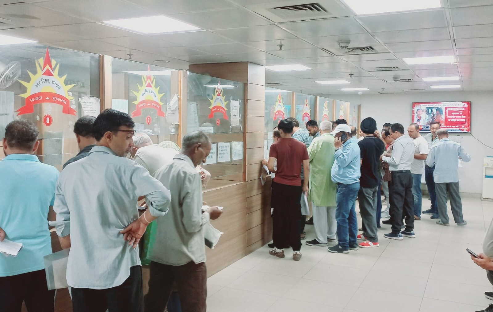 Residents flock to Karnal MC office on last day to avail 10% rebate on property tax