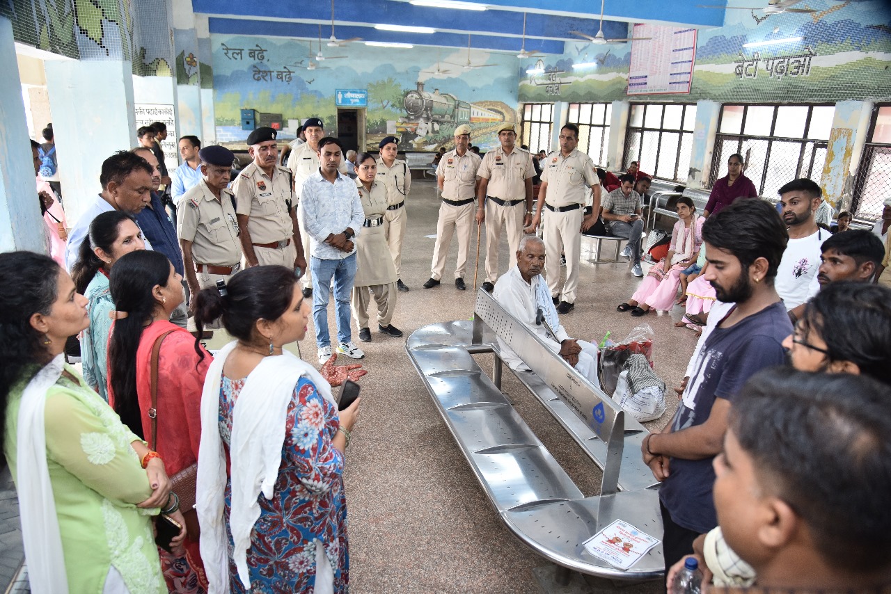 Need for joint efforts to curb child trafficking stressed during event at Rohtak railway station