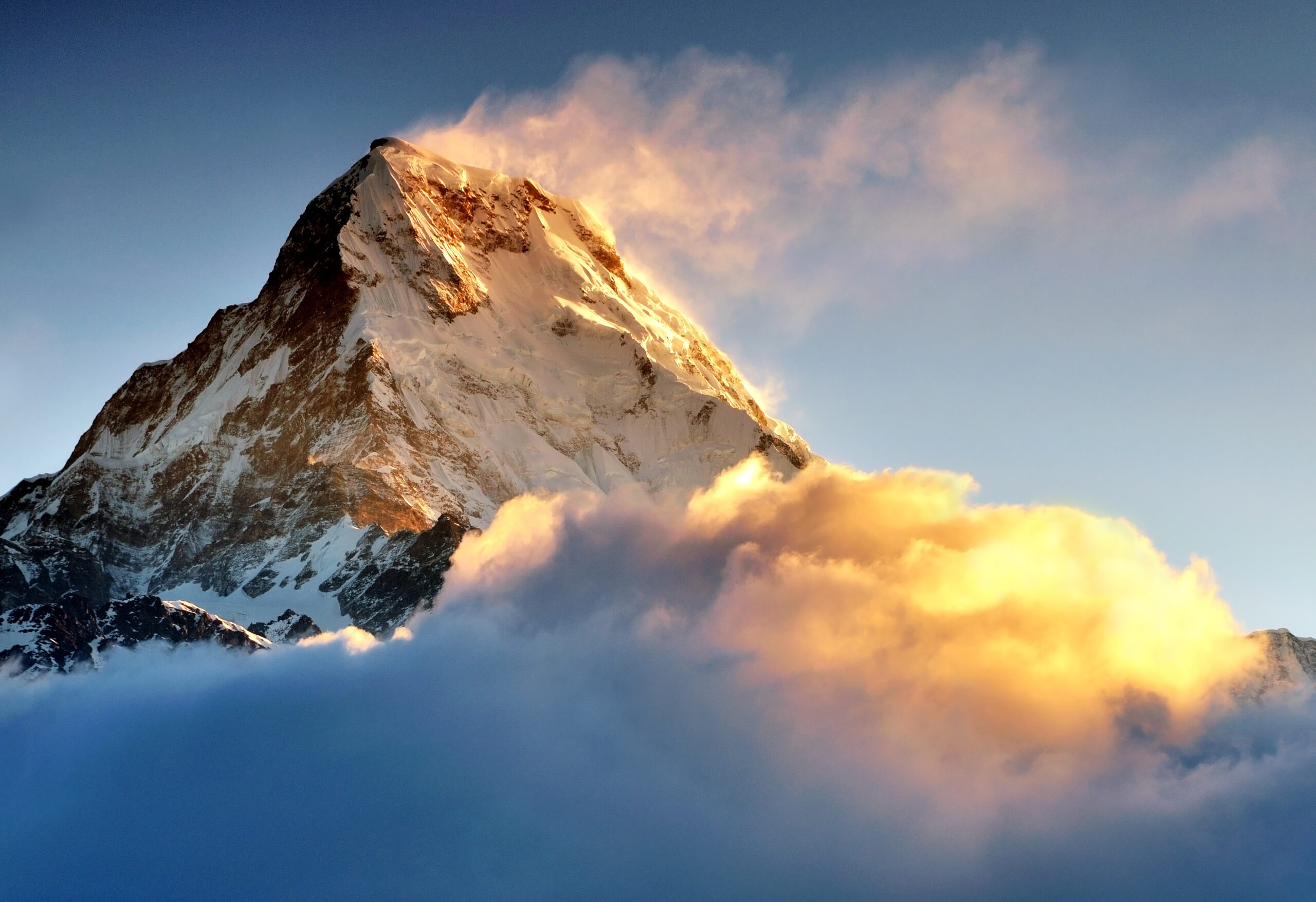 Himalayan Haze: Toxic Clouds Threaten Mountain Ecosystems