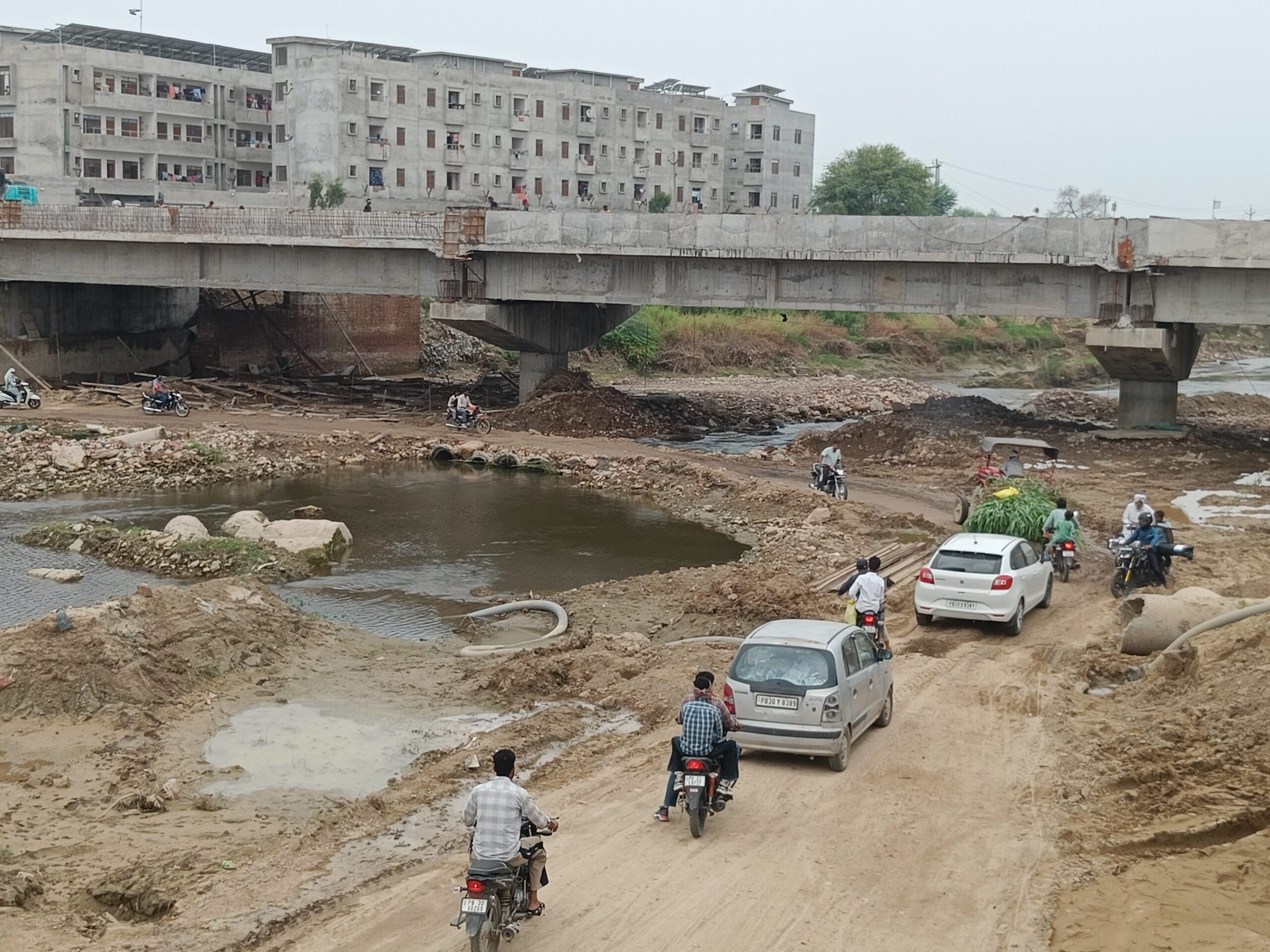Commuters struggle on Muktsar-Malout road due to bridge closure