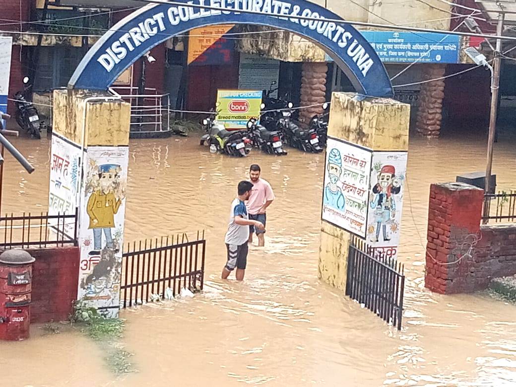 Una Drowns: 50-Year Rainfall Record Triggers Havoc