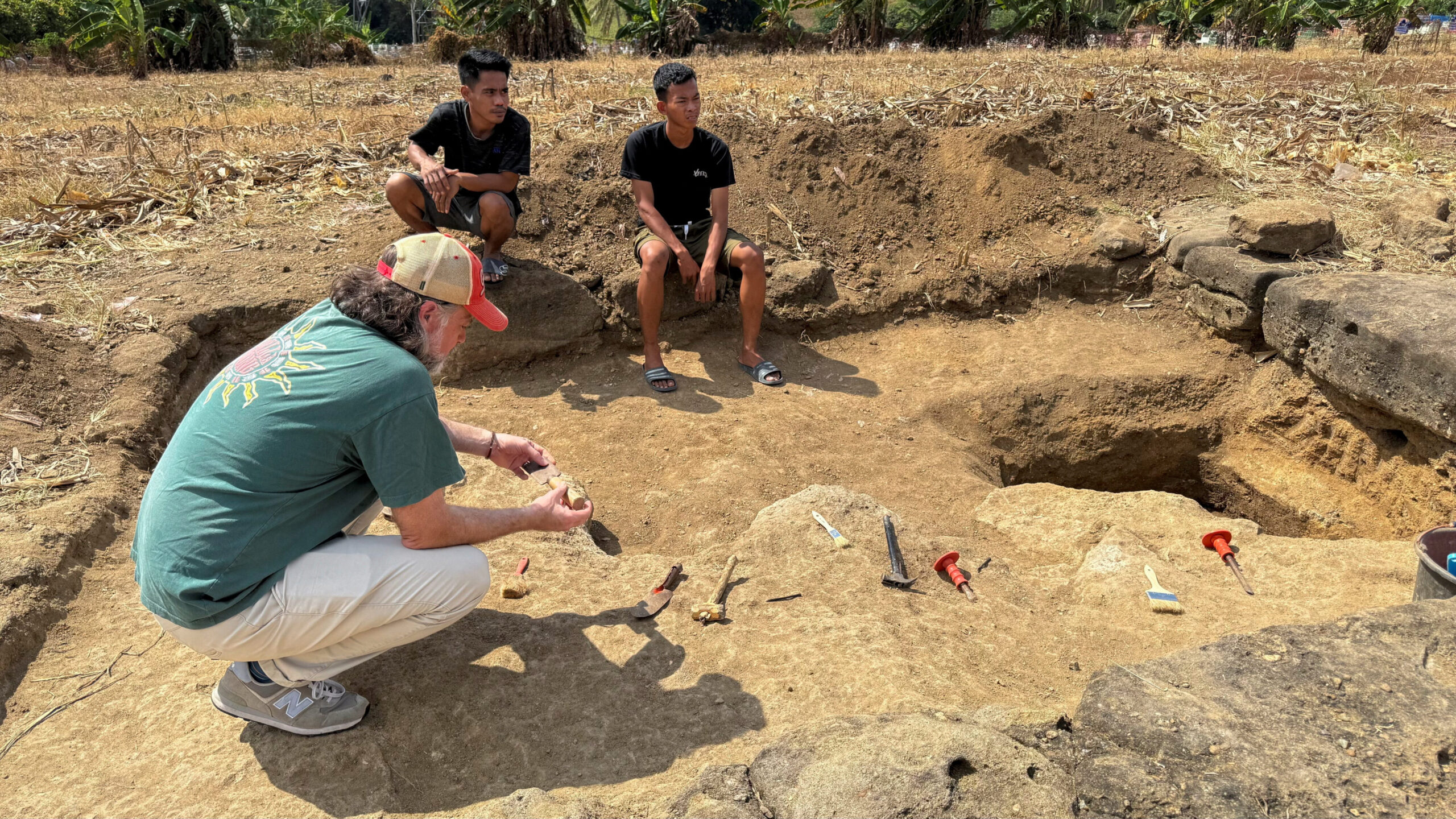 Possible artefacts of oldest known Wallacean hominids found in Indonesia