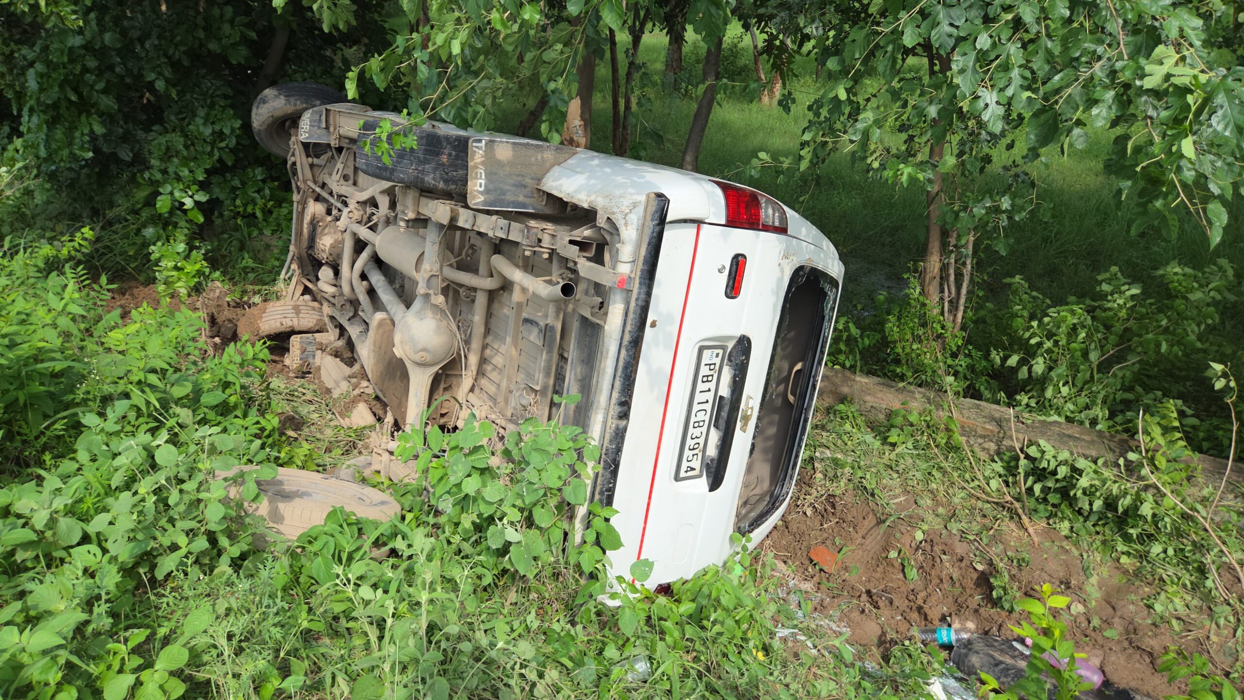 4 students injured as school van overturns near Dera Bassi
