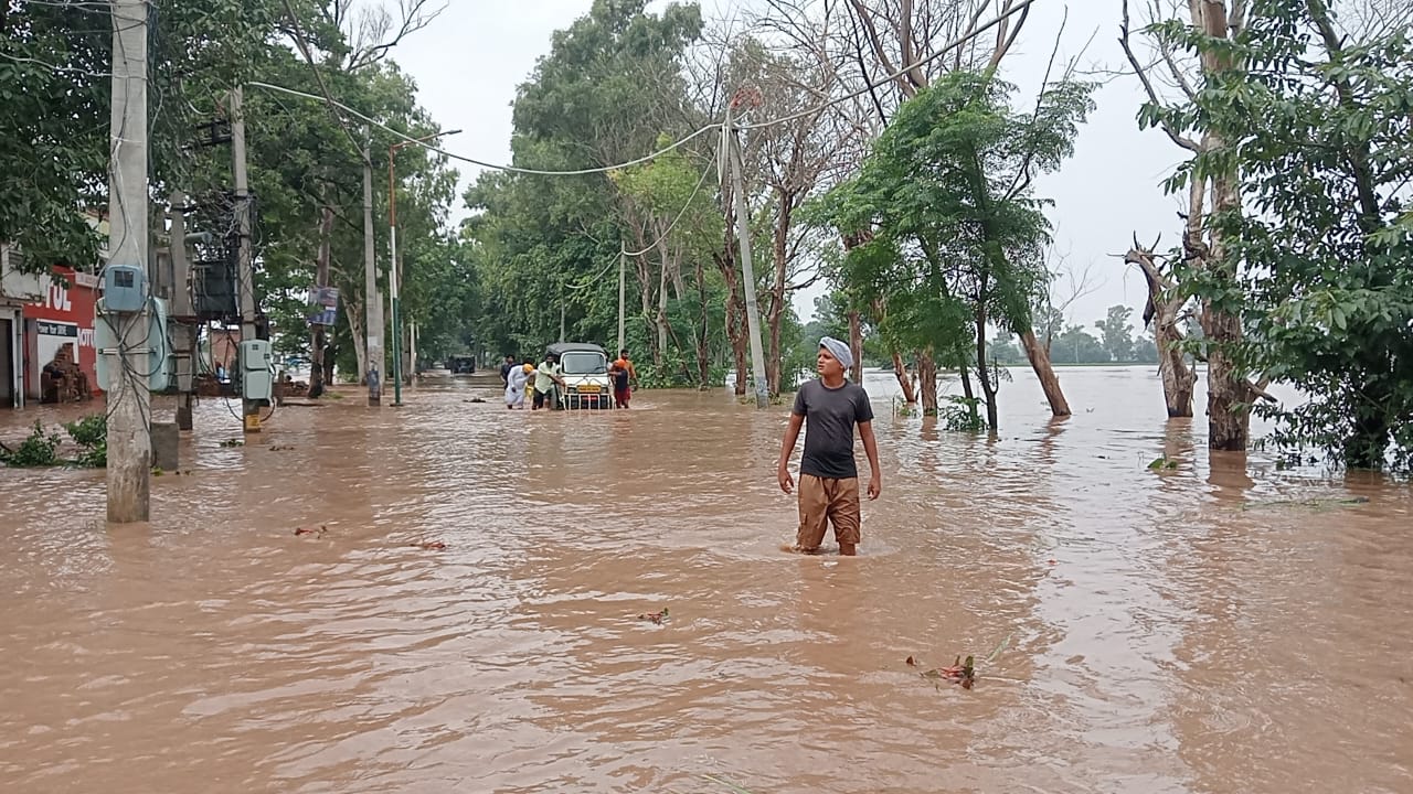 Ravi river in spate: 20 villages affected in Punjab’s Gurdaspur district