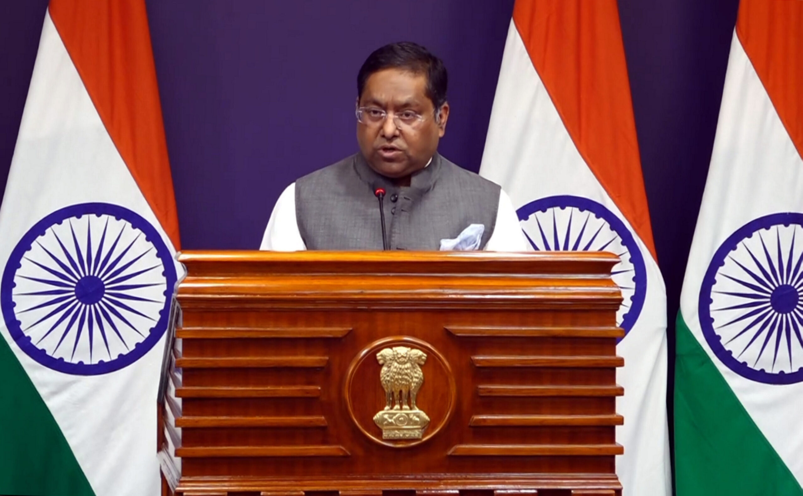 India Walks Tightrope: Balancing US Ties Amidst Russia Relations