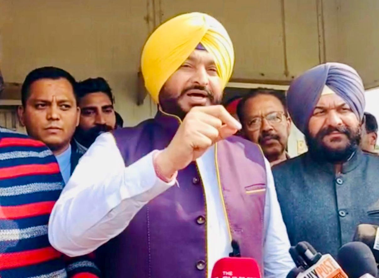 Abohar: Ravneet Bittu hears railway users’ grievances