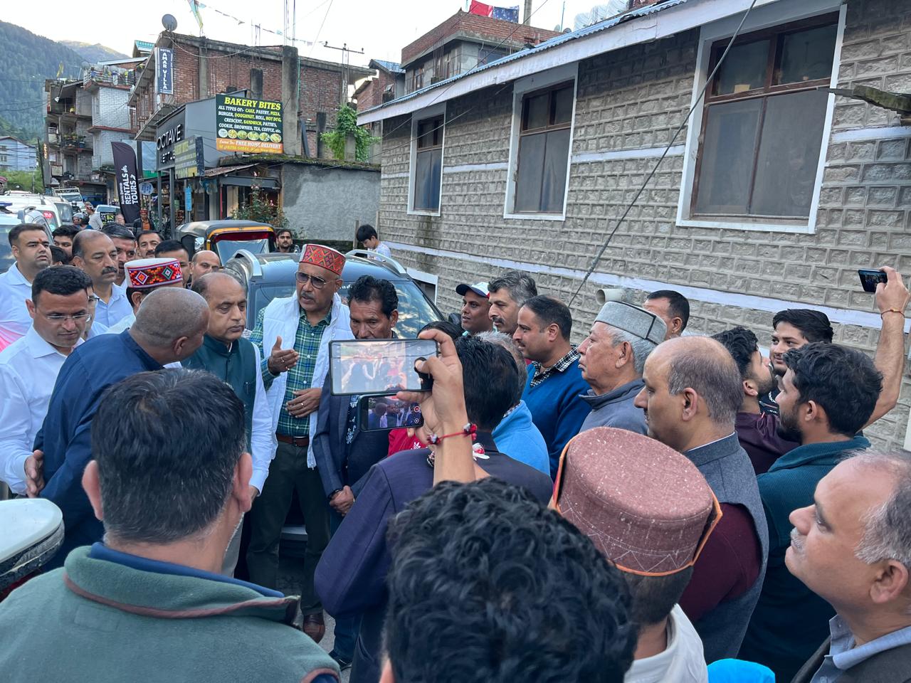 Former CM accuses Sukhu govt of mismanaging disaster relief funds