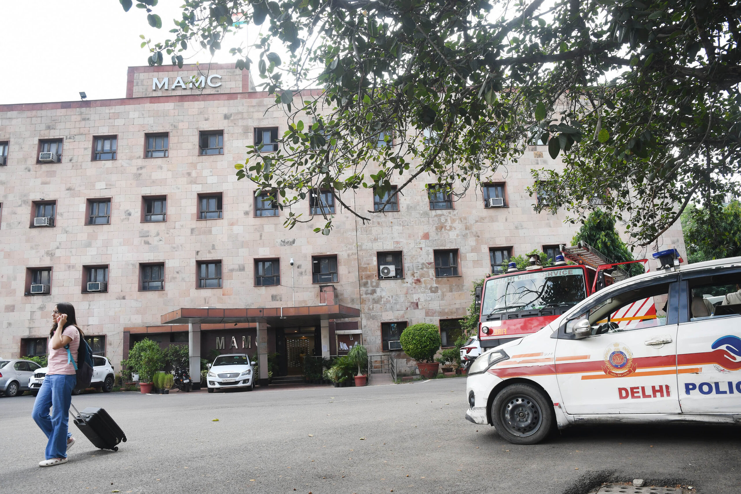 Bomb Scare Grips Delhi: Hoax Emails Target Secretariat, Top Hospitals